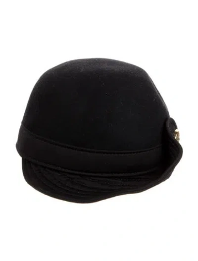 Pre-owned Gucci Solid Newsboy Hat In Black