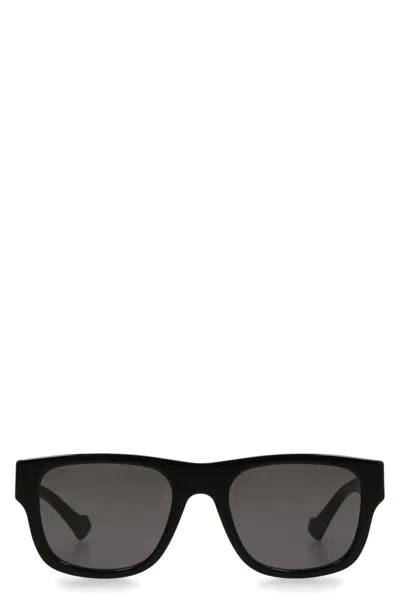 Gucci Squared Sunglasses In Black