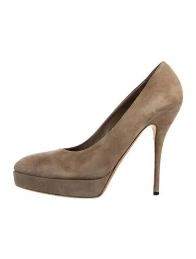 Pre-owned Gucci Suede Pumps In Neutral