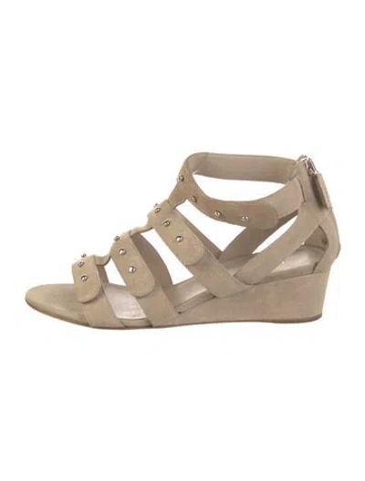 Pre-owned Gucci Suede Studded Accents Gladiator Sandals In Neutral