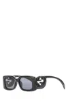 Gucci Rectangular Sunglasses With Cut-out Gg Detailing In Black