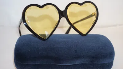Pre-owned Gucci Sunglasses Heart Black Yellow Gg0360s 002 60 15 140