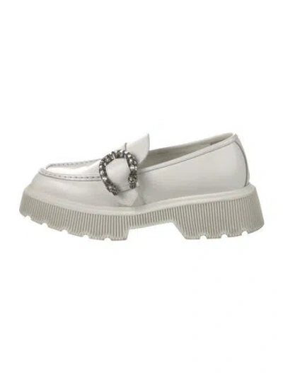 Pre-owned Gucci Tiger Head Accent Leather Loafers In White