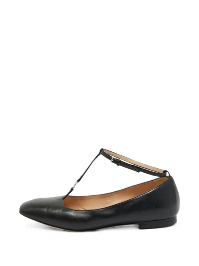 Pre-owned Gucci T-strap Gg Flat Pumps In Black