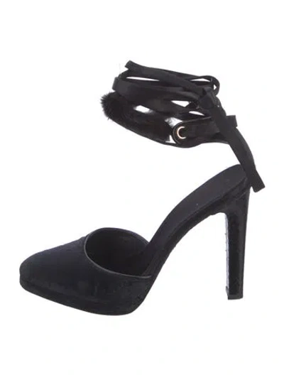 Pre-owned Gucci Velvet Fur Trim T-strap Pumps In Black