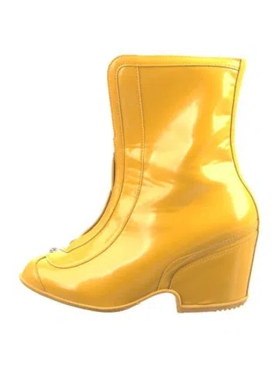 Pre-owned Gucci Vintage Gg Logo Boots In Yellow