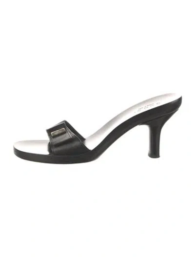 Pre-owned Gucci Vintage Leather Slides In Black