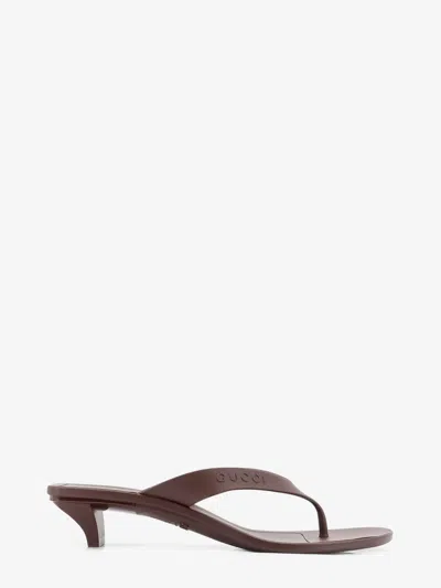 Gucci Vittoria Rubber Flip-flops Sandals In Brown