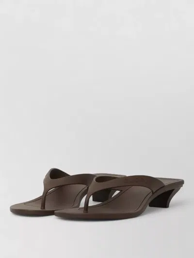 Gucci Vittoria Thong Sandals Kitten Heel