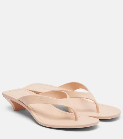 Gucci 35mm Vittoria Rubber Thong Sandals In Animal Print