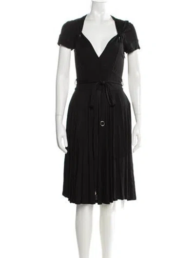 Pre-owned Gucci V-neck Knee-length Dress In Black