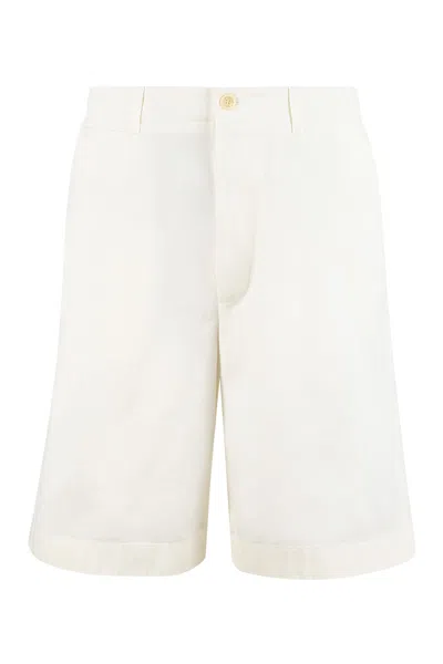 GUCCI WHITE COTTON DRILL SHORTS WITH BACK LOGO PATCH FOR MEN