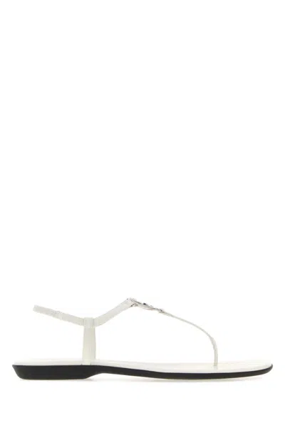 Gucci Interlocking G Metallic Leather Thong Sandals In Silver