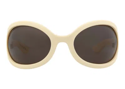 Pre-owned Gucci Women's  Shieldframe Injection Sunglasses00310024) In White/brown (gg1381s/30014360