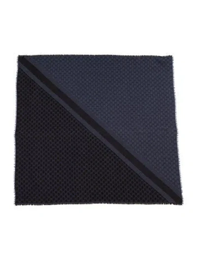 Pre-owned Gucci Wool Gg Logo Scarf In Blue