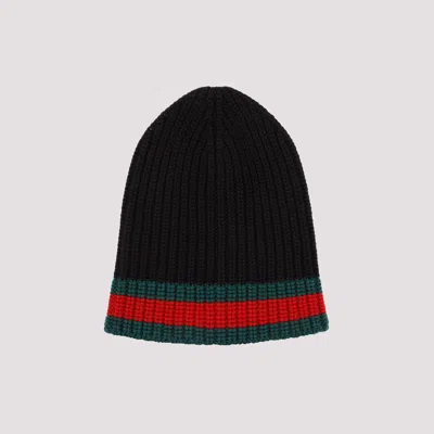 Gucci Ribbed Black Beanie With Striking Greenaccent