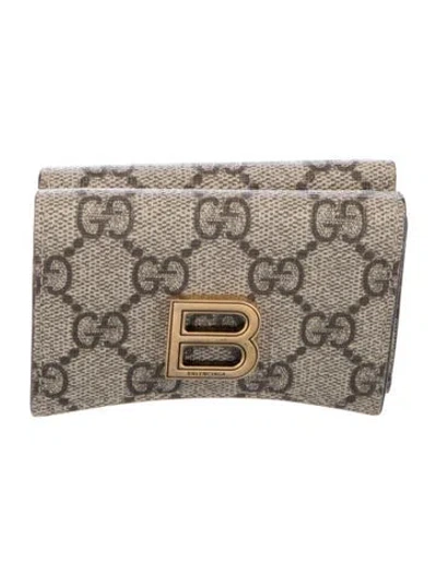 Pre-owned Gucci X Balenciaga The Hacker Project Trifold Gg Supreme Compact Wallet In Neutral