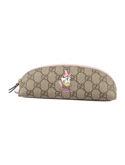 Pre-owned Gucci X Disney Gg Supreme Monogram Daisy Duck Pencil Case In Neutral