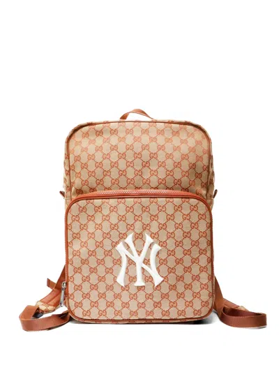 Pre-owned Gucci X Mlb New York Yankees 2018 Gg Canvas Backpack In Neutral