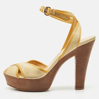 Pre-owned Gucci Yellow Suede And Patent Leather Trim Criss Cross Platform Ankle Strap Sandals 39.5