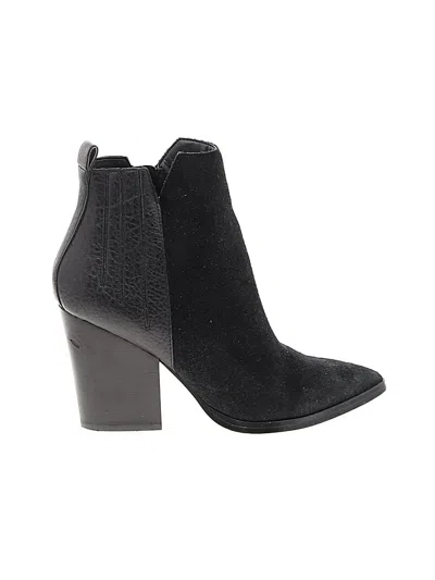 Pre-owned Guess Ankle Boots In Black