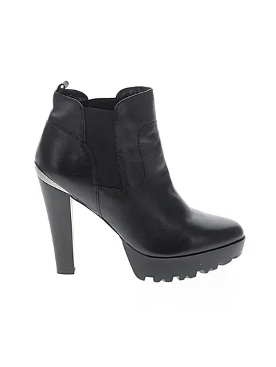 Pre-owned Guess Ankle Boots In Black