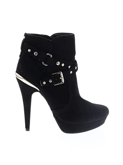 Pre-owned Guess Ankle Boots In Black