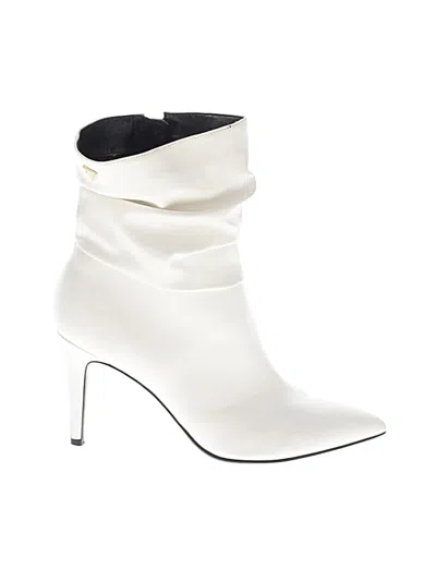 Pre-owned Guess Ankle Boots In Ivory