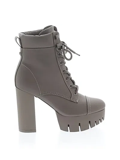 Pre-owned Guess Boots In Brown