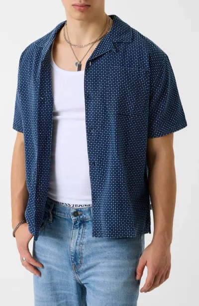 Guess Boxy Crop Cotton Camp Shirt In Blue