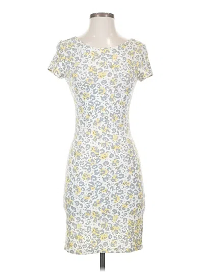 Pre-owned Guess Casual Dress In Yellow