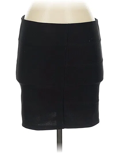 Pre-owned Guess Casual Skirt In Black