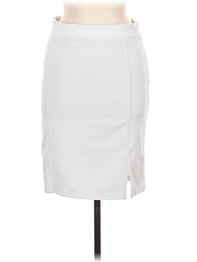 Pre-owned Guess Casual Skirt In White