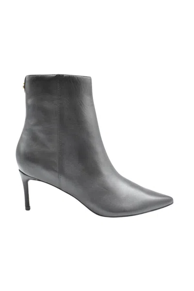 Guess Chic Pointed Toe Ankle Boots With Elegant Heel And Zip Closure In Black