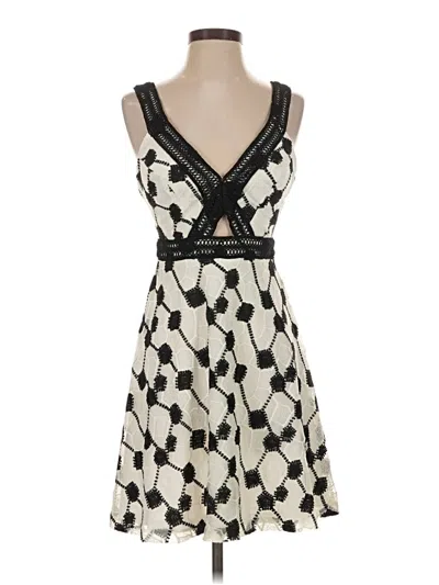 Pre-owned Guess Cocktail Dress In Ivory