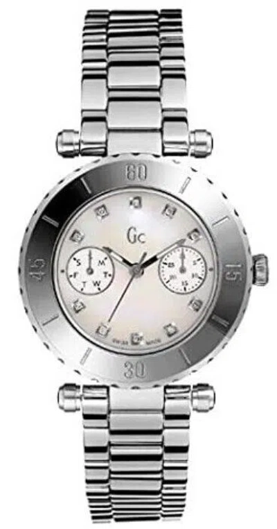 Pre-owned Guess Collection Silver Tone Diamond Hour Marker Women's Swiss Watch I30501l1