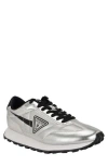 Guess Dorion Sneaker In Silver