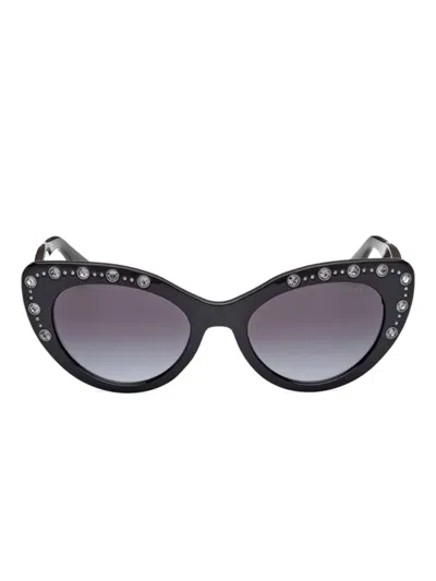 Guess Eyewear Klassische Cat-eye-sonnenbrille In Black