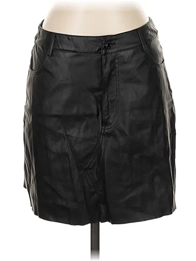Pre-owned Guess Faux Leather Skirt In Black