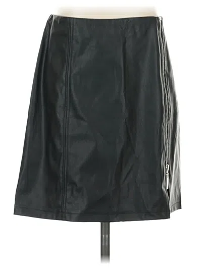 Pre-owned Guess Faux Leather Skirt In Black