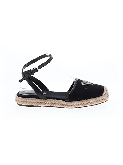 Pre-owned Guess Flats In Black