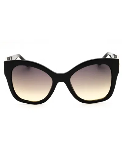 Guess Gu00197 Sunglasses In Black/other / Gradient Smoke