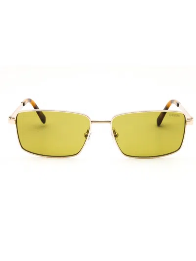 Guess Gu00273 Sunglasses In Gold / Green