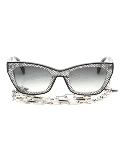 Guess Gu7873 Sunglasses In Shiny Bordeaux / Gradient Smoke