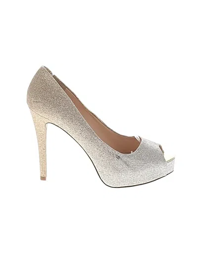 Pre-owned Guess Heels In Gold