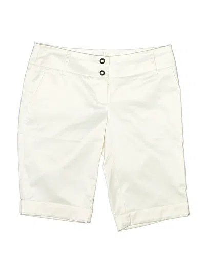 Pre-owned Guess Jeans Shorts In Ivory