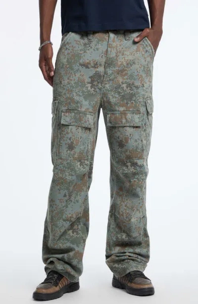 Guess Originals Camo Relaxed Fit Cotton Twill Cargo Pants In Green