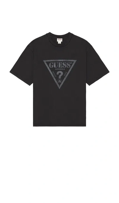 Guess Originals Vintage Triangle Tee In 混墨黑
