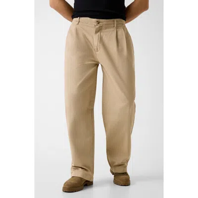Guess Pleated Baggy Jeans In Brown