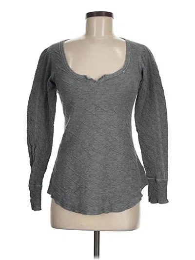 Pre-owned Guess Pullover Sweater In Gray